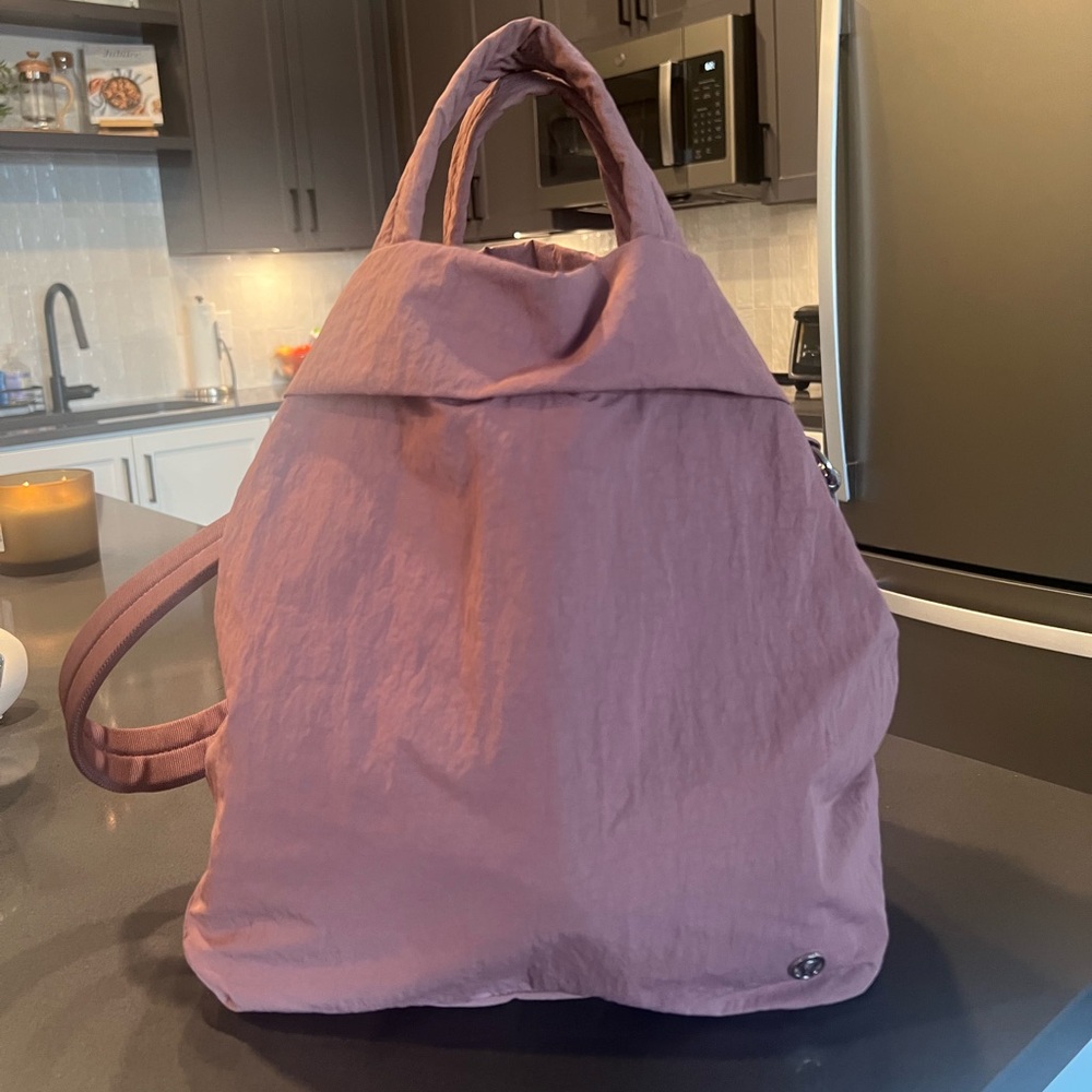 lululemon On My Level Tote 20L